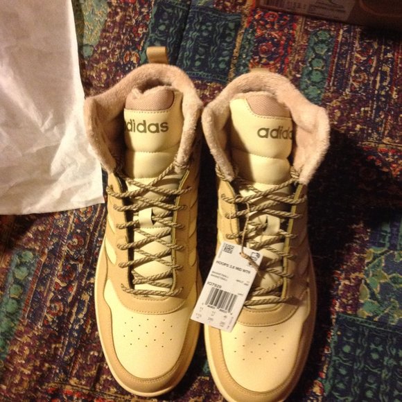 Adidas Men's Hoops 3.0 Fur Lined Winterized Mid Sneakers -11.5M - New in Box - Picture 2 of 10